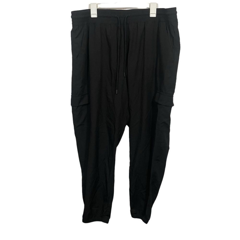 NWOT Old Navy Black Stretch Tech Cargo Joggers